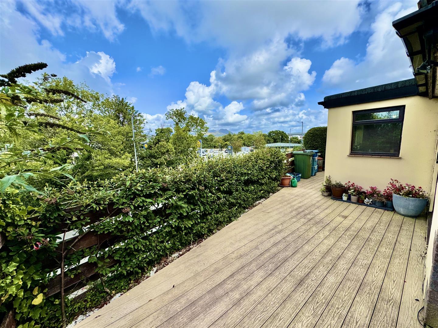 Awel Y Grug, Porthmadog